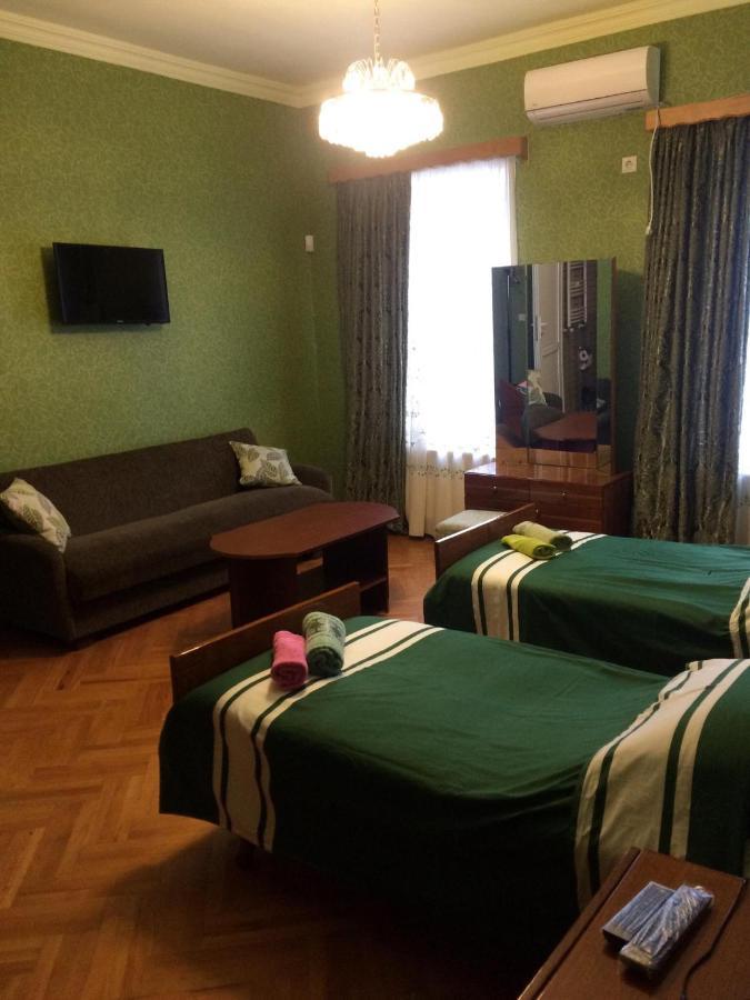 Guesthouse Raisa Qvareli Exteriör bild