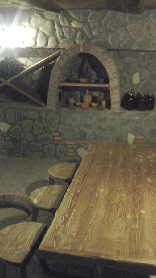 Guesthouse Raisa Qvareli Exteriör bild