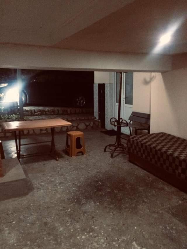 Guesthouse Raisa Qvareli Exteriör bild