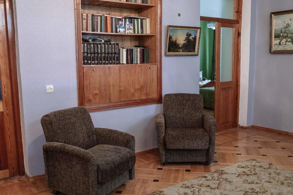 Guesthouse Raisa Qvareli Exteriör bild
